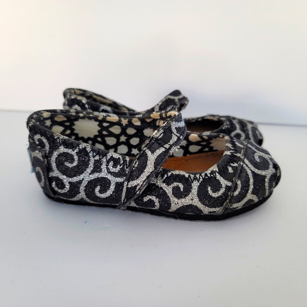 Girls toddler glitter Mary Jane Toms shoes slip on